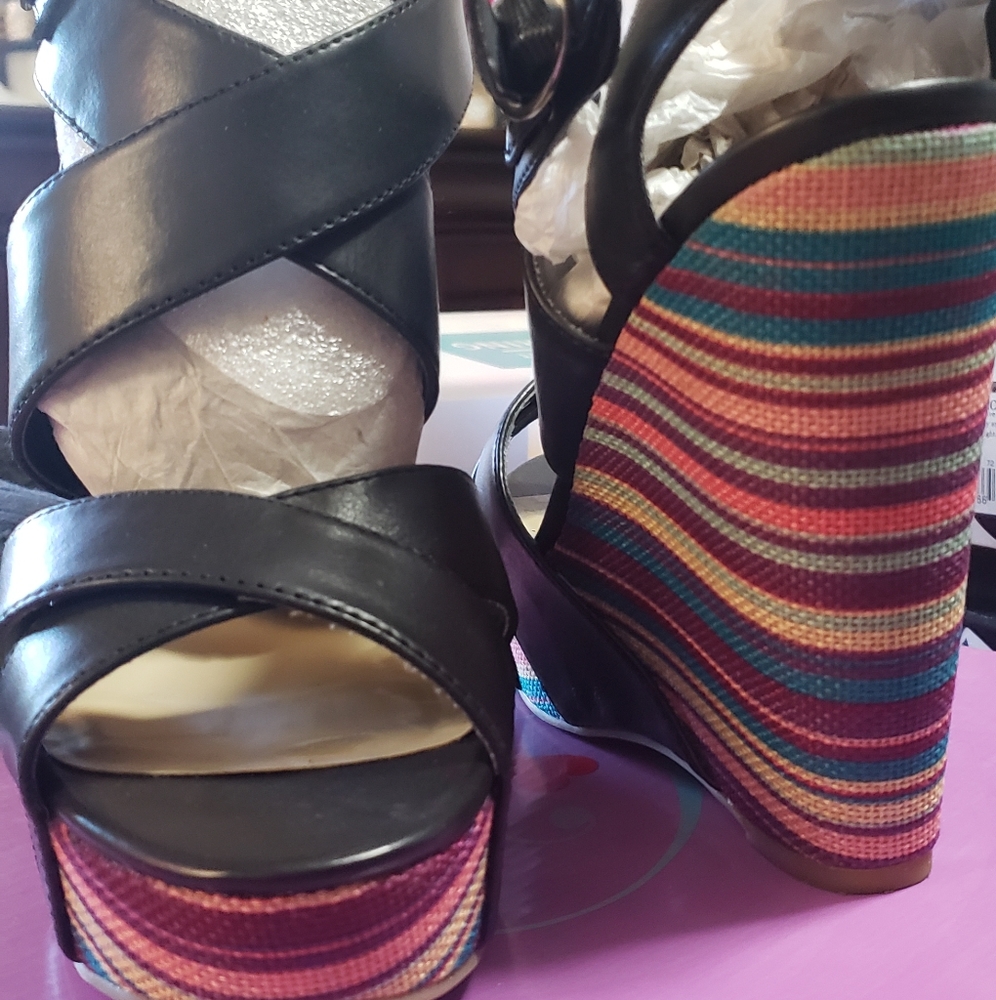 👠  Wedge heels multicolored goes with everything stylish brand new
